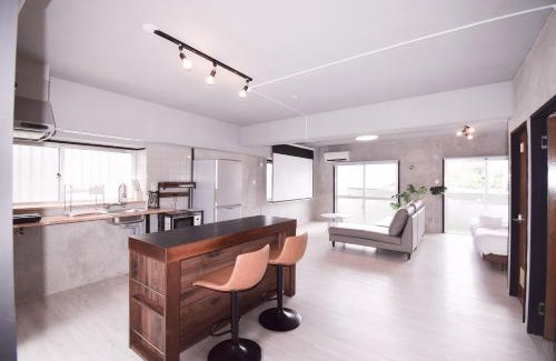 Nakama Apartment | 7月リフォームオープン!ナカマコンド恩納小学生まで添い寝無料