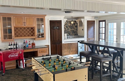Dixie - Berryhill House | 7 Bed Lakefront Villa with a Pool and Pontoon boat available for rent!