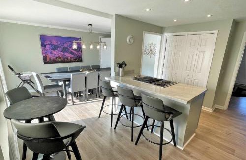 White City House | 7-Bedroom Home with Views of the Rocky Mountains