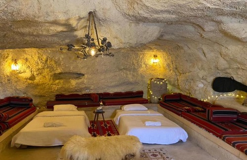 Shoubak House | 7 Caves Hotel