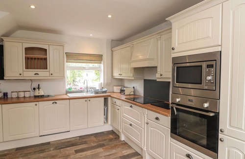Danby Cottage | 7 DALE END, pet friendly, character holiday cottage in Danby