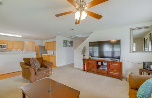 Baytown House | 7 Mi to Downtown Baytown Spacious Home with Yard