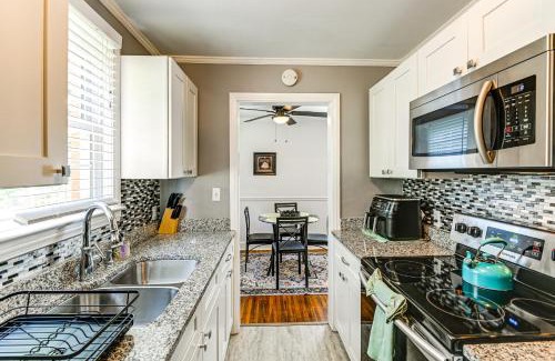 Inglewood House | 7 Mi to Dtwn Apt with Spacious Yard in Nashville
