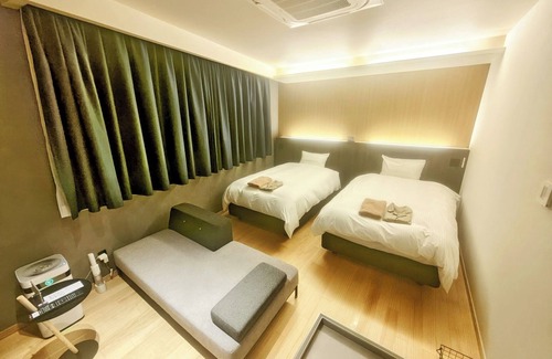 Hatsukaichi Hotel | 7 minutes walk to Miyajimaguchi ferry terminal Free parking available Leave your car at the hotel /Hatsukaichi Hiroshima