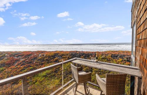 Watsonville House | 7 Pelican! Sweeping Ocean Views & Front Row Beach Access