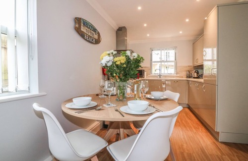 Paignton Cottage | 7 THE RETREAT, pet friendly, country holiday cottage in Paignton