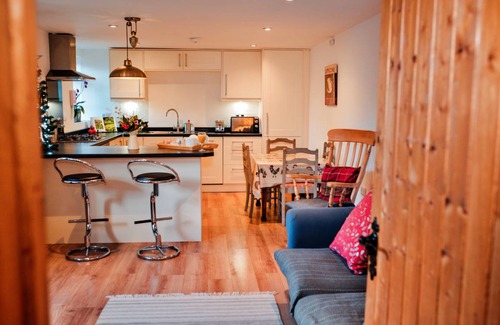 Sticker Cottage | 70 m² Cabin ∙ 2 bedrooms ∙ 4 guests