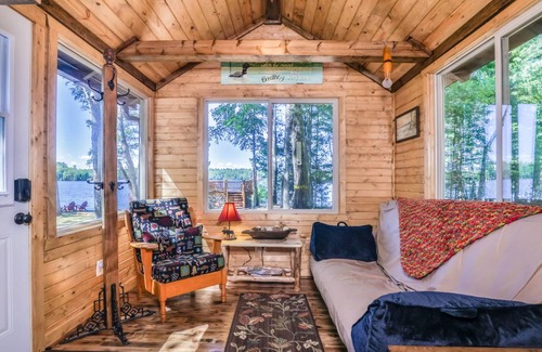 Eagle River Cabin | 70 m² Cabin ∙ 2 bedrooms ∙ 4 guests