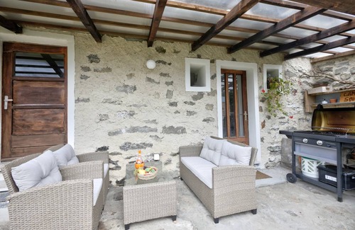 Camedo Ski Chalet | 70 m² Chalet ∙ 2 bedrooms ∙ 4 guests