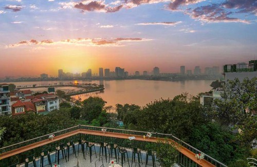 Quang An Hotel | 70 m² Hotel ∙ 2 bedrooms ∙ 6 guests