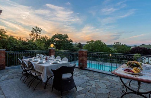 Vignale Monferrato Villa | 700 m² Villa ∙ 5 bedrooms ∙ 10 guests
