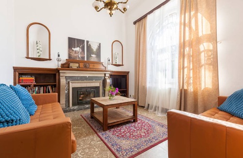 Cabrils Villa | 700 m² Villa ∙ 8 bedrooms ∙ 19 guests