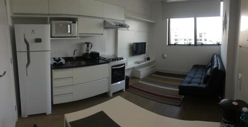 Reboucas Apartment | 709- Apartamento Decorado Encantador, mobiliado, amplo, cozinha completa, Excelente localização no Rebouças