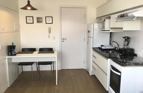 Reboucas Apartment | 709- Apartamento Decorado Encantador, mobiliado, amplo, cozinha completa, Excelente localização no Rebouças