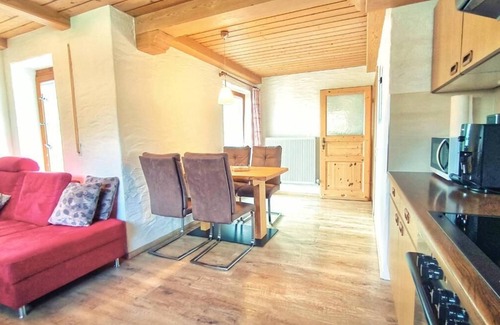 Arnbruck Apartment | 70qm-große Ferienwohnung mit Balkon in ruhiger Lage