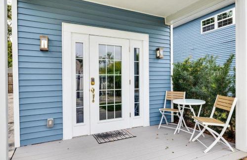 Downtown Dunedin House | 719 Douglas Avenue, Unit B "Sandy"