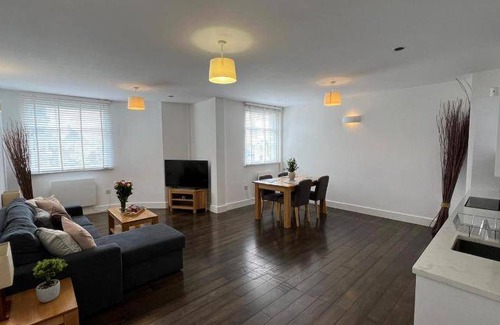 Reading Apartment | 72 m² Apartment ∙ 2 bedrooms ∙ 6 guests