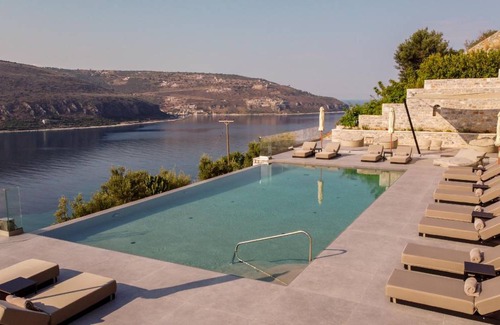 Karavostasi Hotel | 72 m² Hotel ∙ 8 guests