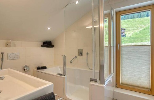 Schroecken Apartment | 72 m² Serviced apartment ∙ 6 guests