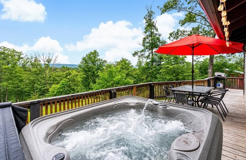 Berkeley Springs Ski Chalet | 73 m² Chalet ∙ 2 bedrooms ∙ 4 guests