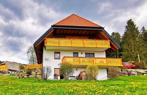 Schwarzenbach Apartment | 75 m² Apartment ∙ 2 bedrooms ∙ 4 guests