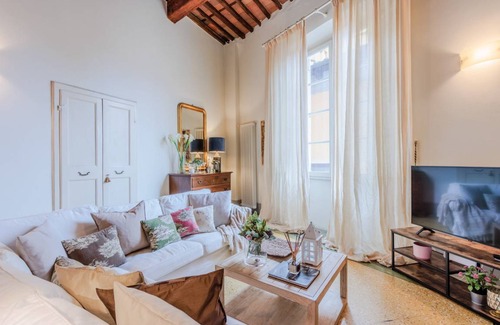 Lucca Historical Center Apartment | 75 m² Apartment ∙ 2 bedrooms ∙ 3 guests