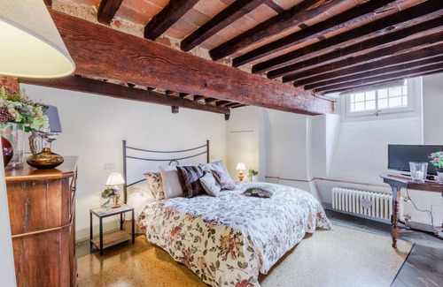 Lucca Historical Center Apartment | 75 m² Apartment ∙ 2 bedrooms ∙ 3 guests