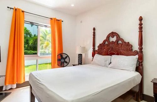 Runaway Bay Apartment | 75 m² Apartment ∙ 2 bedrooms ∙ 4 guests