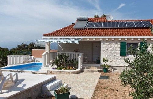 Pucisca Villa | 75 m² Villa ∙ 2 bedrooms ∙ 4 guests