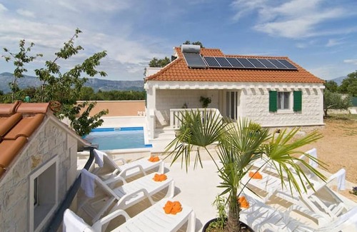 Pucisca Villa | 75 m² Villa ∙ 2 bedrooms ∙ 4 guests