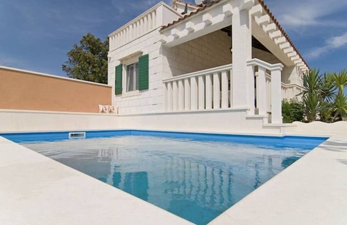 Pucisca Villa | 75 m² Villa ∙ 2 bedrooms ∙ 4 guests