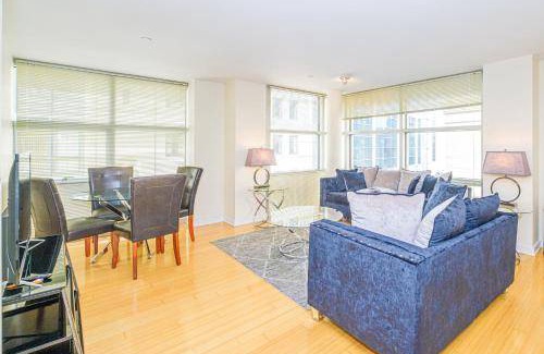 Theatre District Apartment | 77 m² Apartment ∙ 2 bedrooms ∙ 5 guests