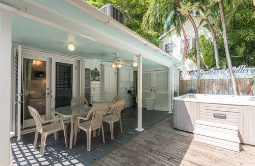 Uptown - Upper Duval House | 78 m² House ∙ 3 bedrooms ∙ 8 guests