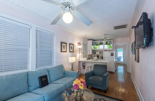 Uptown - Upper Duval House | 78 m² House ∙ 3 bedrooms ∙ 8 guests