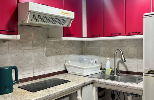 Ploenchit Condo | 78sqm, Large 1 Bdrm, Soi Nana, Near BTS, Free WiFi
