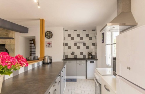 Montaigu-la-Brisette Cottage | 79 m² Cabin ∙ 2 bedrooms ∙ 5 guests