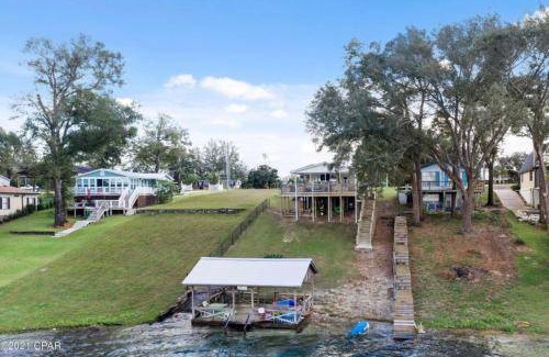 Thomas Drive House | 79 m² House ∙ 2 bedrooms ∙ 8 guests