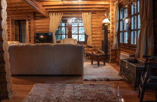 Eptalofos Ski Chalet | 7Hills Finnish Luxury Chalet by Ski Alure