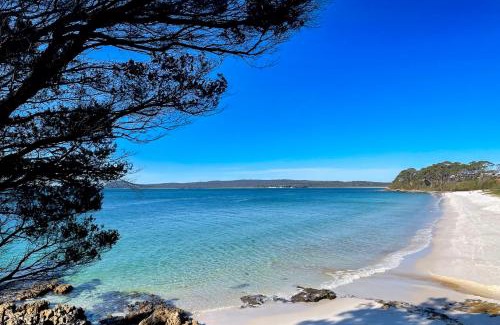 Vincentia House | 7Palms Retreat at Jervis Bay