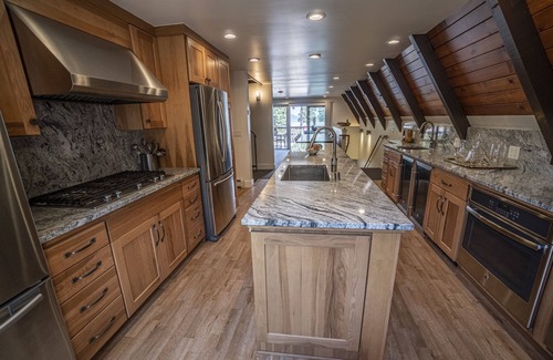 Donner Lake Woods Ski Chalet | 8,000 for 31 Continuous Nights Lease Only. Utilities Included. Pets Ok Hot Tub!