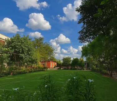 Rajawas House | 8 Bedroom Private Luxury Farm with Pool, Garden & Game Room