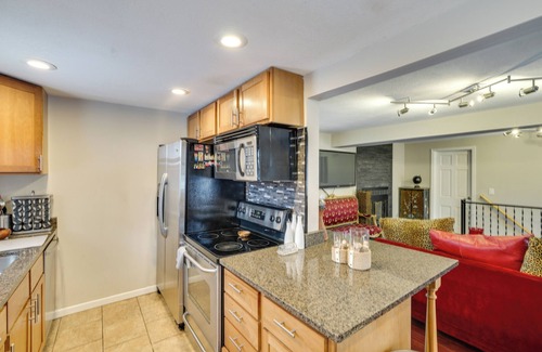Golden Valley House | 8 Mi to Downtown: Convenient Minneapolis Home