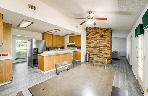 Cross Roads Cottage | 8 Mi to Lewisville Lake: Peaceful Countryside Home