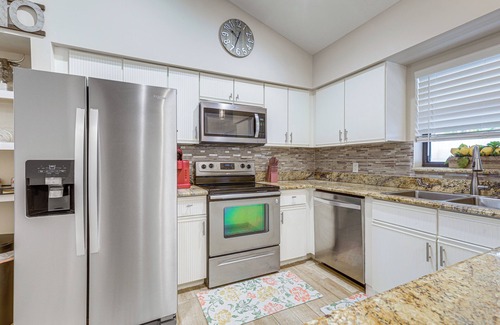 Palm City House | 8 Mi to Stuart Beach: Home w/Pool Access!