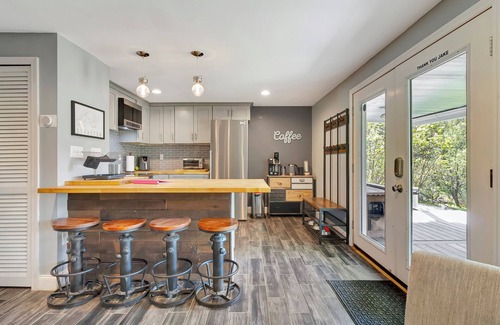 Winhall Apartment | 8 min to Stratton, Heated Floors, Pet Friendly!