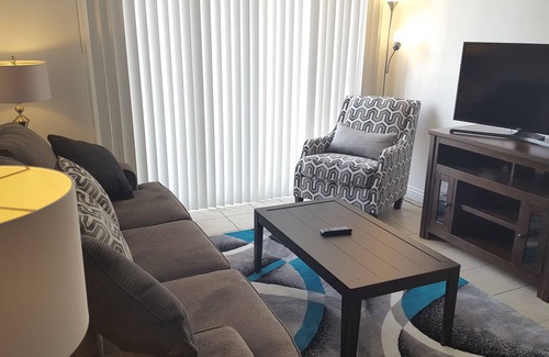 Winchester Apartment | 8 Min to the strip, w/Kitchen