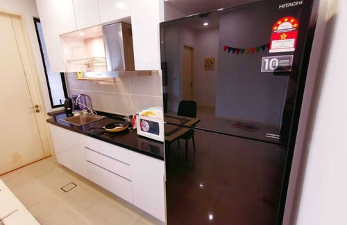 Nusajaya Apartment | 8 mins Walk to2B2R@ Legoland-Happy Sunshine Suite for families-Lakeview Cozy!8px