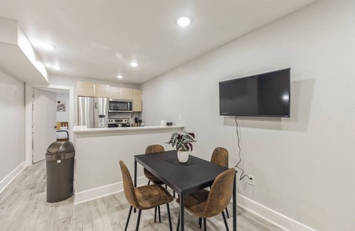 Old East Dallas Apartment | 8 Minutes to DT | 1/1 w/Parking (103)