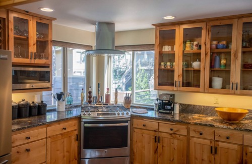 Deer Park House | 8 Mt Rose | 3 BR/2.5 BA, Sleeps 8