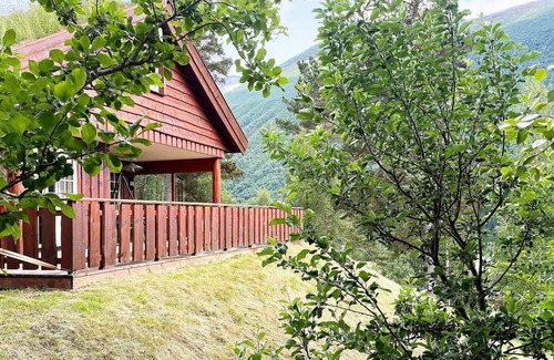 Norddal House | 8 person holiday home in Valldal